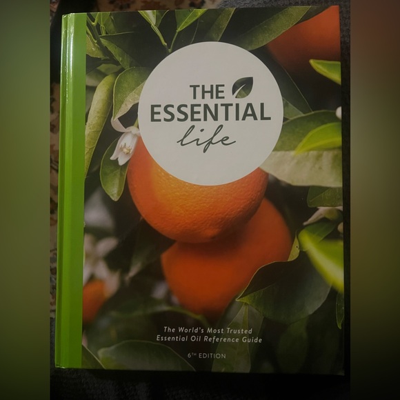 ”The Essential Life” - Essential Oils Guide Manual Book – 6th edition – ENGLISH - Picture 2 of 4